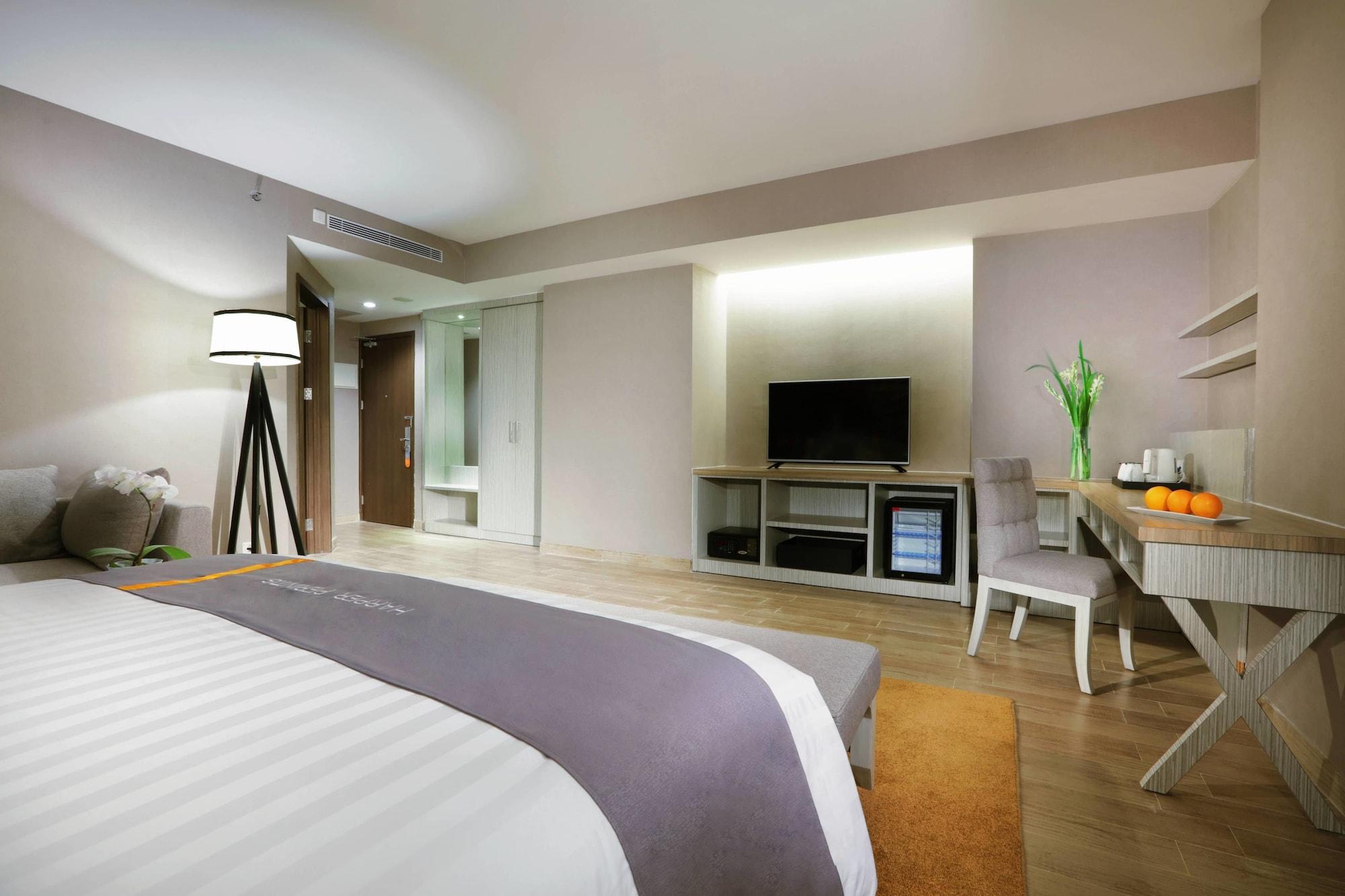 Harper Perintis By Aston Hotel Makassar Exterior photo