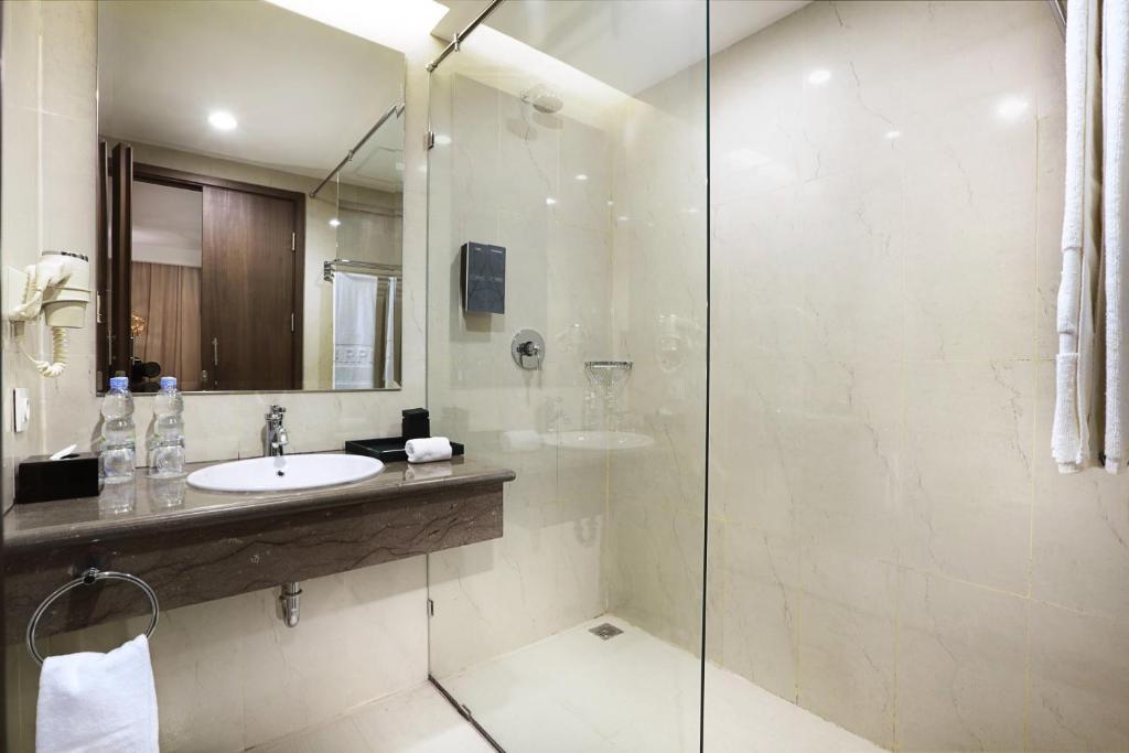 Harper Perintis By Aston Hotel Makassar Exterior photo