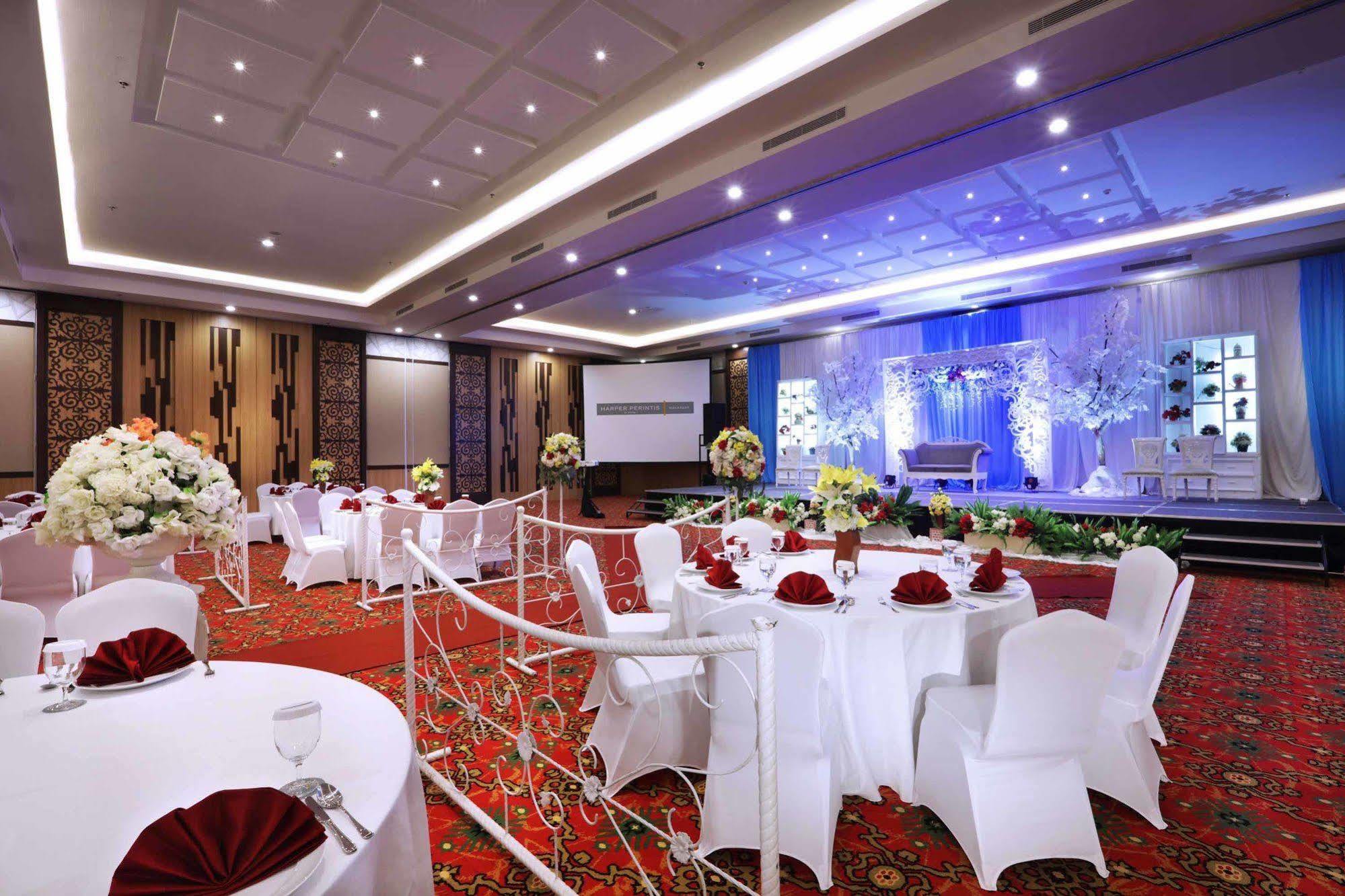 Harper Perintis By Aston Hotel Makassar Exterior photo
