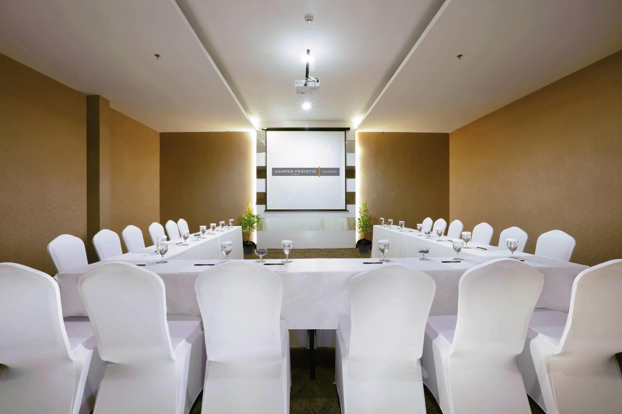 Harper Perintis By Aston Hotel Makassar Exterior photo