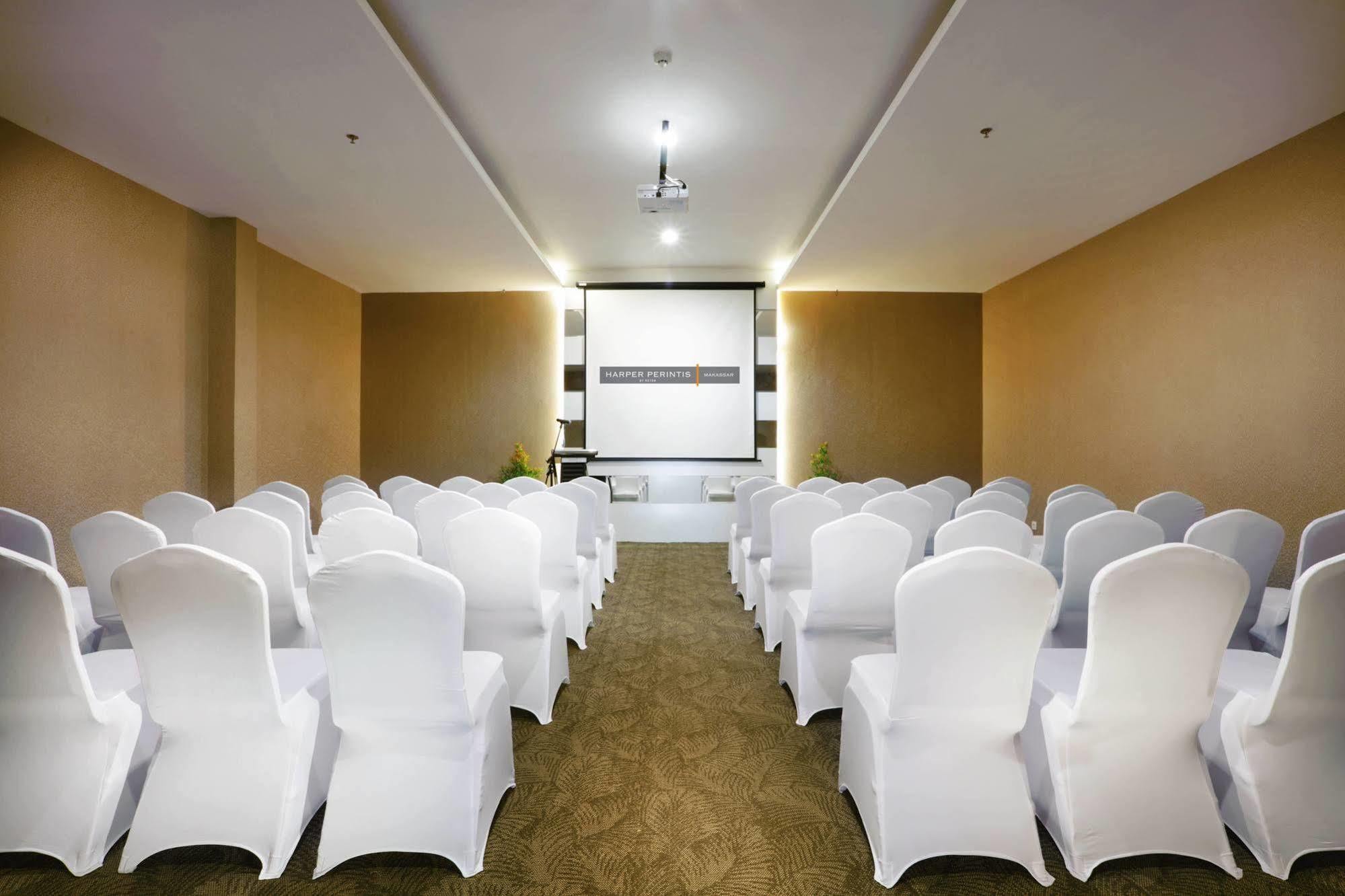 Harper Perintis By Aston Hotel Makassar Exterior photo