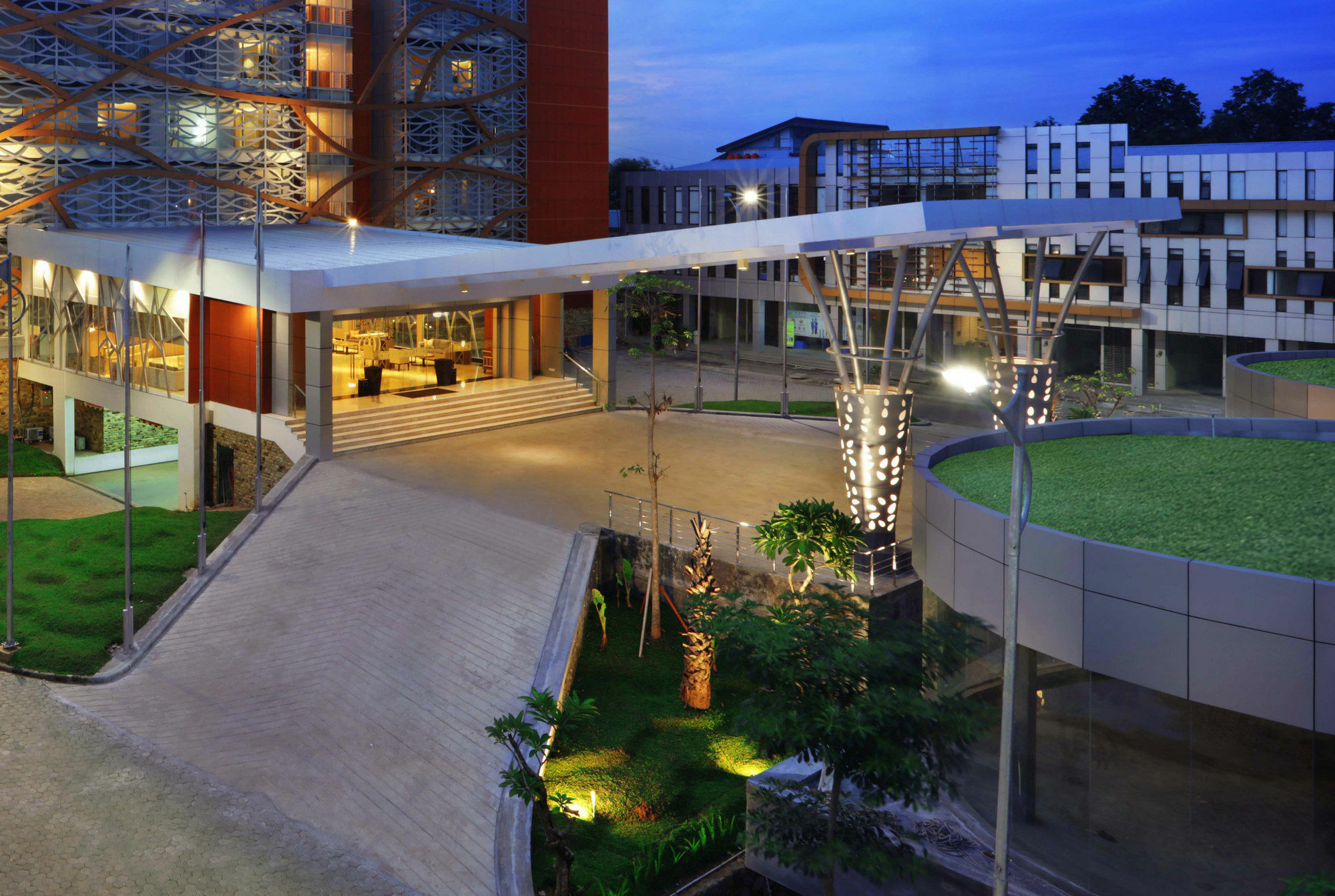 Harper Perintis By Aston Hotel Makassar Exterior photo